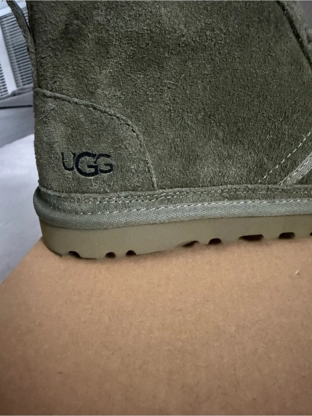 UGG Men's Chukka Boot in Olive Suede